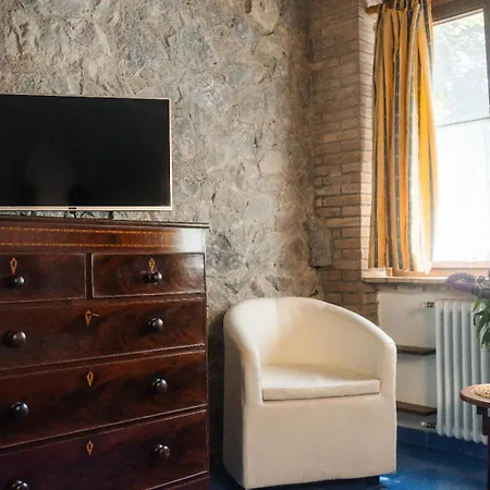 Collina Blu Bed & Breakfast *